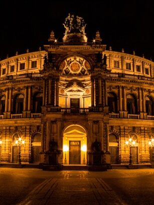 **Zapomniane Przepisy Babci Erny: Odkrywamy Saksońskie Przysmaki Ziemniaczane, które Uratują Twój Budżet i Podbiją Serce** - 11 2025