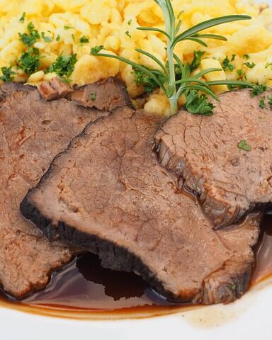 Sauerbraten Reloaded: Jak nowoczesne techniki sous-vide redefiniują smak i teksturę tego klasycznego dania reńskiego? - 5 2025