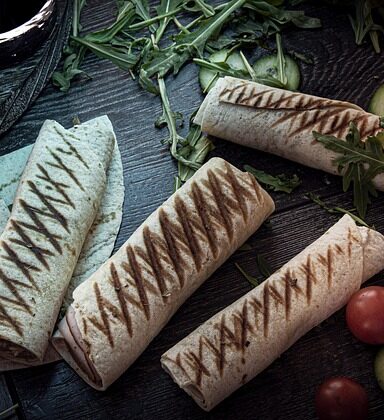 **"Żydowskie wpływy w kuchni polskiej inteligencji przed 1939: Koszerne inspiracje i adaptacje w menu elit"** - 3 2025