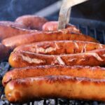 Fermentacja na granicy ryzyka: Jak (nie) dać się zwariować w świecie dojrzewających wędlin i osiągnąć smak nieosiągalny dla masówki