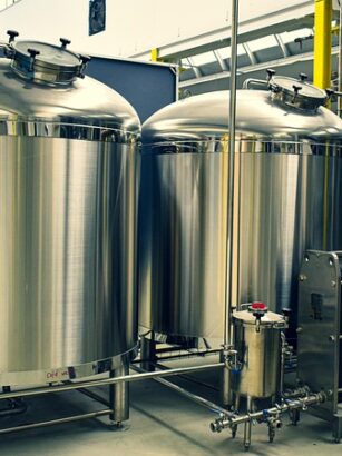 **Fermentacja wędlin w warunkach kontrolowanej wilgotności: Jak precyzyjna regulacja wpływa na zapobieganie tworzeniu się "rimu" i optymalizację Aw.** - 3 2025