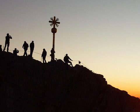 Alpinista Przemysłowy: Nieznany Bohater Budownictwa - 2 2025 Alpinista Przemysłowy: Nieznany Bohater Budownictwa - 1 2025